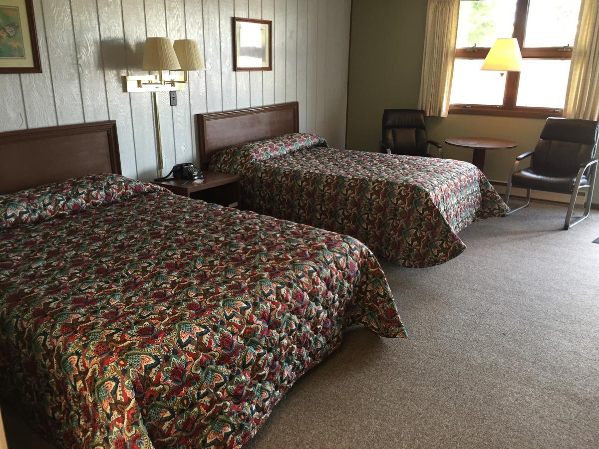 Colonial Hotel-Motel Buckhannon Extérieur photo